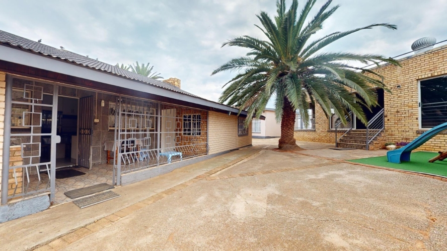 3 Bedroom Property for Sale in Mohadin North West